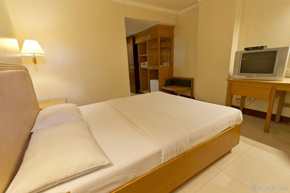 Diplomat Hotel Cebu Dış mekan fotoğraf