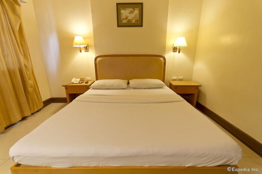 Diplomat Hotel Cebu Dış mekan fotoğraf