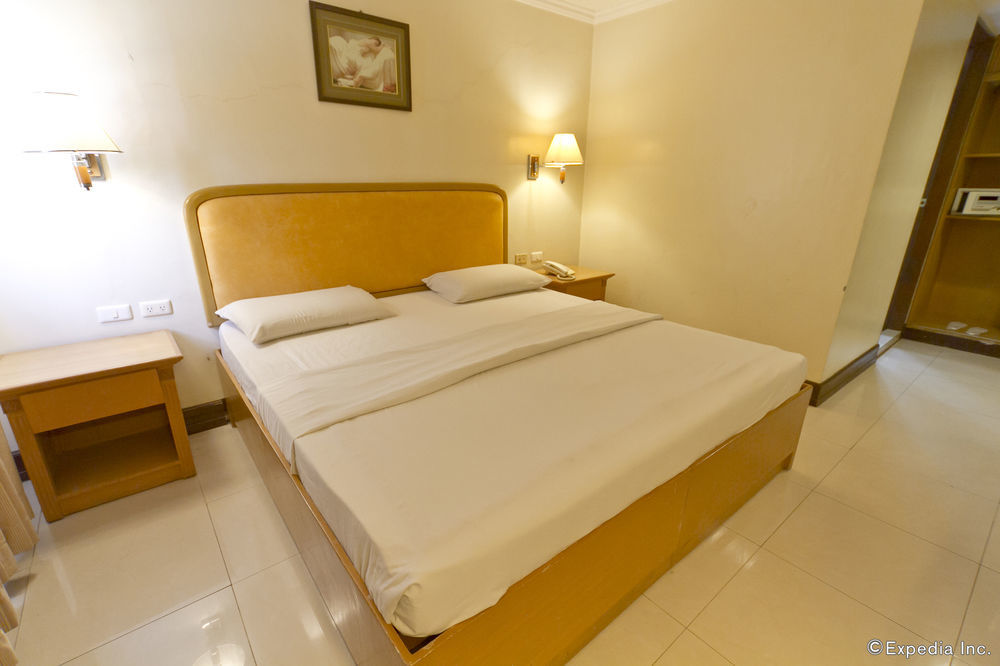 Diplomat Hotel Cebu Dış mekan fotoğraf